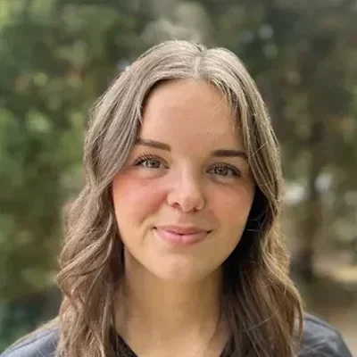 A headshot of Abby, an exercise therapist at GreenLife Wellness