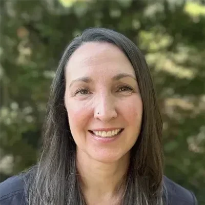 A headshot photo of Lacey, a case manager at GreenLife Wellness