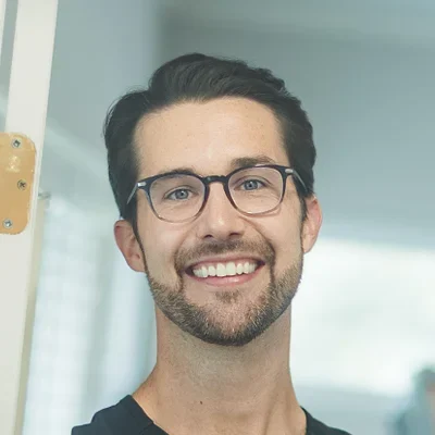 A headshot photo of Dr. Andy Wright of GreenLife Wellness